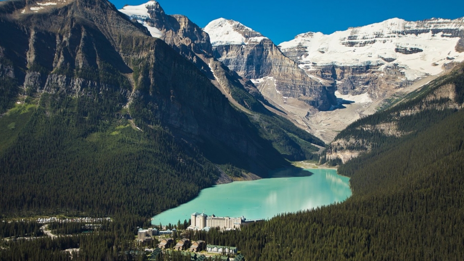 Discover the Beauty of Lake Louise | Rocky Mountaineer