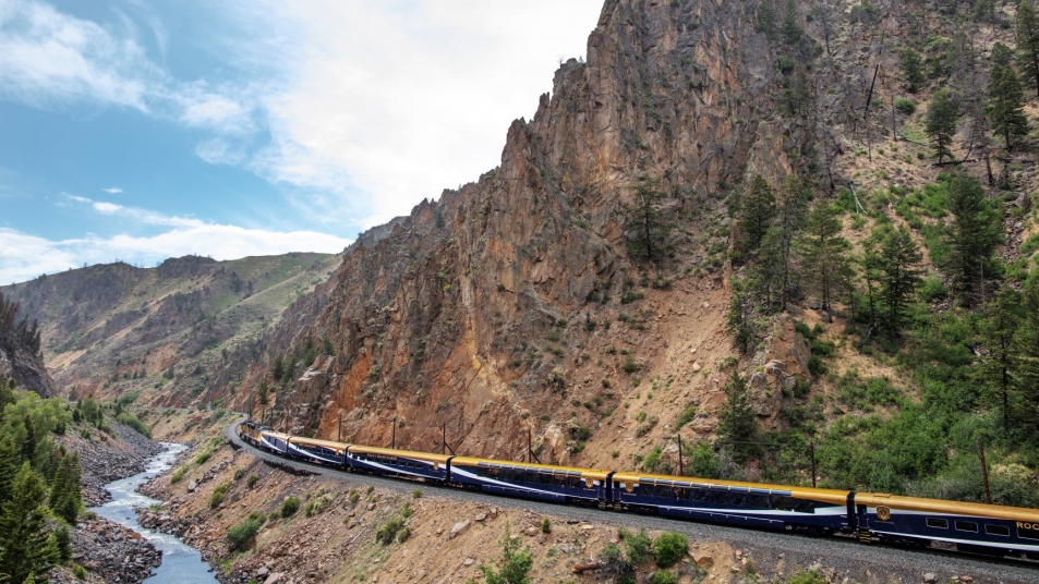 Rocky Mountaineer at Byers Canyon on Rockies to the Red Rocks