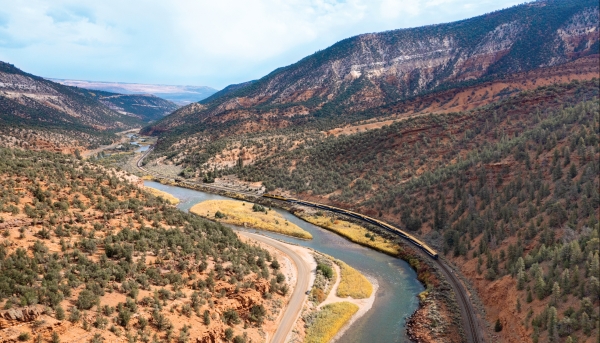 Rocky Mountaineer train travelling through Red Canyon, Colorado